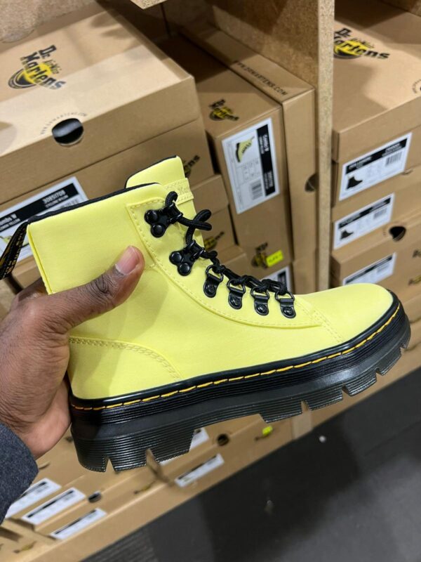 DR. MARTENS BOOTS PALLETS 100 Pcs